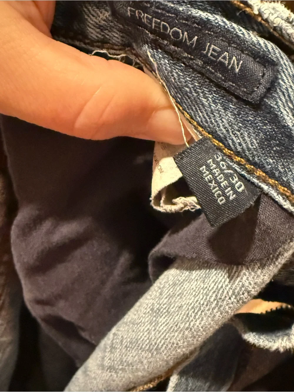 Retro Tommy Hilfiger Light Blue Men's Relaxed Jeans - 36x30